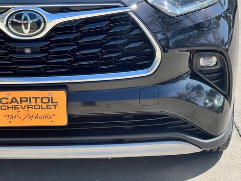 Used 2021 Toyota Highlander Platinum AWD/4WD image 8