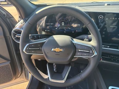 New 2026 Chevrolet Equinox LT w/ Convenience Package II FWD image 17