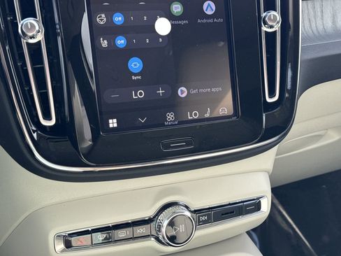 New 2026 Volvo XC40 B5 Plus w/ Protection Package Premier image 27