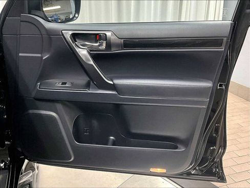 Used 2023 Lexus GX 460 w/ Black Line Special Edition image 29