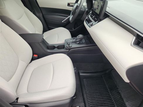 Used 2026 Toyota Corolla Cross LE w/ Moonroof Package FWD image 26