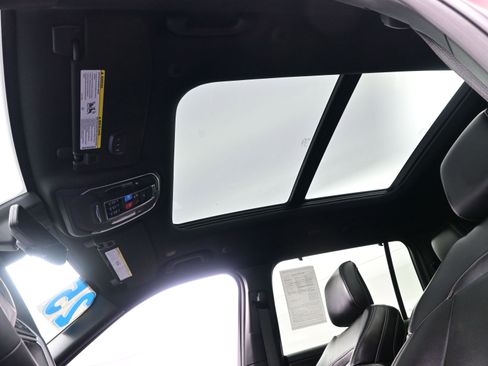 Used 2025 Jeep Grand Cherokee L Limited w/ Luxury Tech Group II image 19