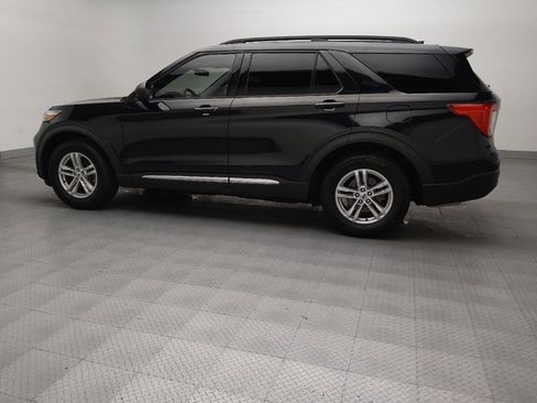 Used 2020 Ford Explorer XLT image 3