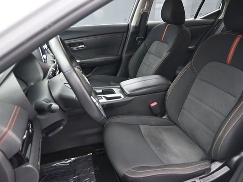 Used 2025 Nissan Sentra SR FWD image 19