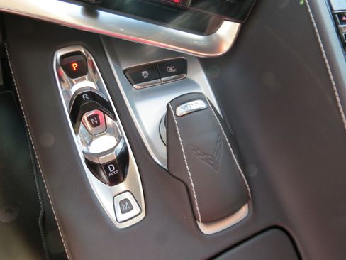 Used 2021 Chevrolet Corvette Stingray Preferred Cpe w/ 2LT RWD image 17