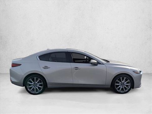 Used 2022 MAZDA MAZDA3 s image 4