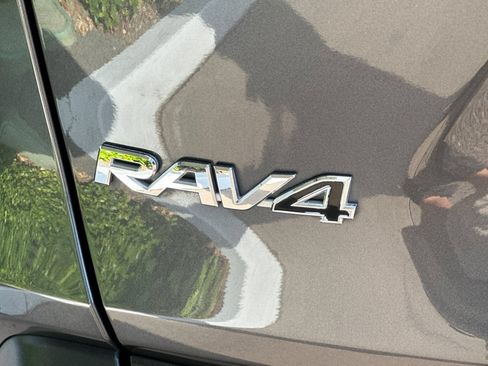 Used 2023 Toyota RAV4 XLE Premium AWD/4WD image 21