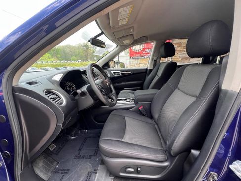 Used 2017 Nissan Pathfinder SV AWD/4WD image 16
