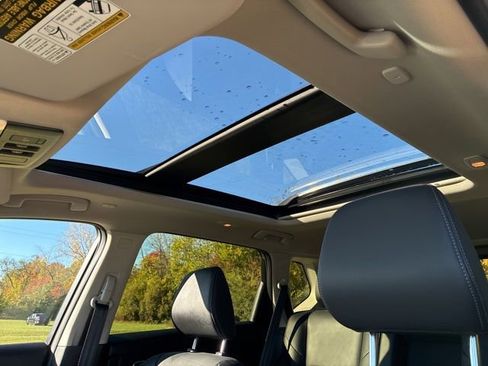 Used 2025 Nissan Rogue Platinum image 21