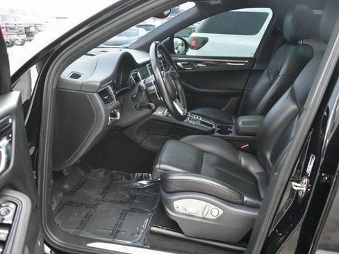 Used 2017 Porsche Macan S w/ Premium Package Plus image 12