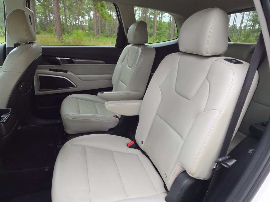 Used 2020 Kia Telluride S FWD image 16