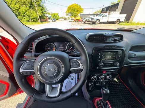 Used 2015 Jeep Renegade Trailhawk image 16