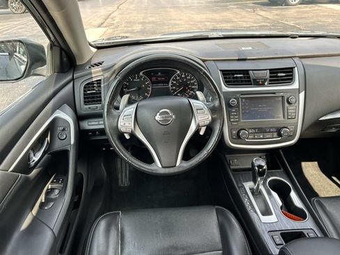 Used 2017 Nissan Altima 3.5 SL FWD image 24