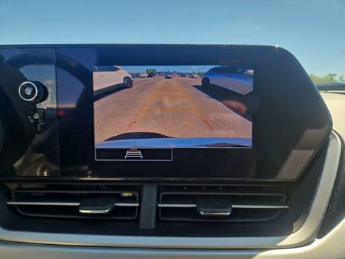 Used 2024 Chevrolet Trax LS w/ LS Convenience Package FWD image 21