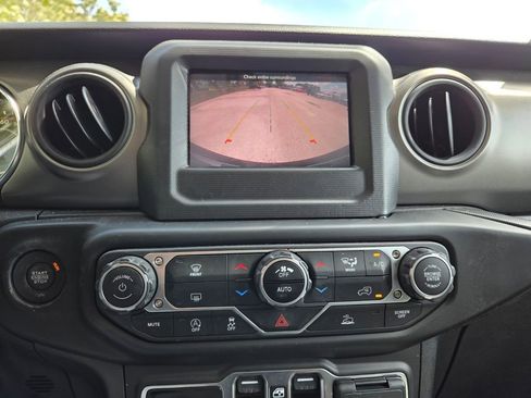 Used 2023 Jeep Wrangler Sport S image 30