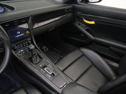 Used 2019 Porsche 911 Speedster RWD image 30