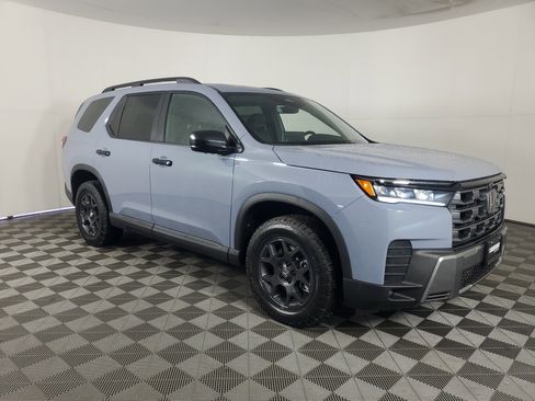 New 2026 Honda Pilot TrailSport image 2