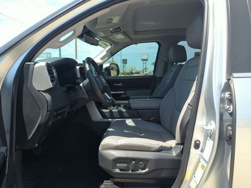 Used 2024 Toyota Tundra Limited AWD/4WD image 14