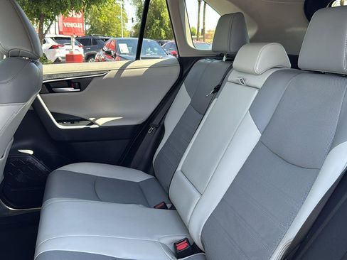 Used 2019 Toyota RAV4 Limited image 22