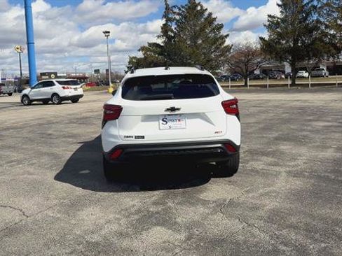 Used 2024 Chevrolet Trax RS image 7