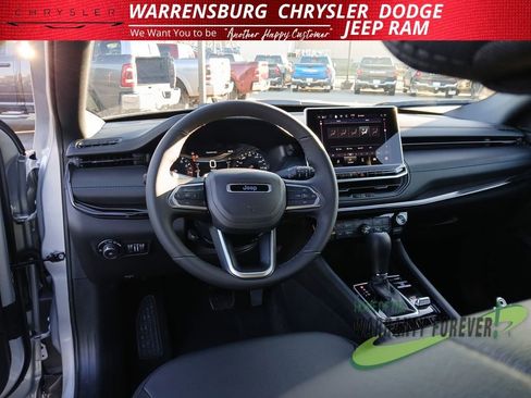 New 2026 Jeep Compass Latitude image 14