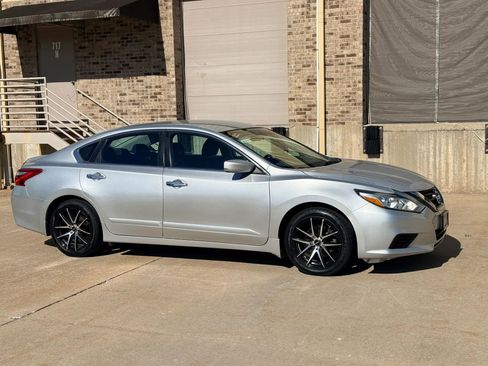 Used 2016 Nissan Altima 2.5 S w/ Power Driver Seat Package FWD image 25