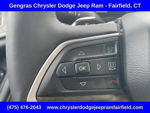 Used 2023 Jeep Grand Cherokee Limited w/ Luxury Tech Group II AWD/4WD image 60