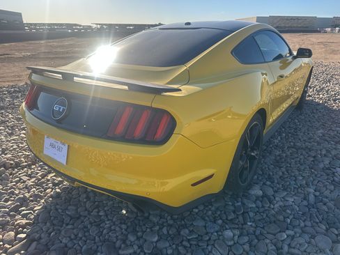 Used 2017 Ford Mustang GT Premium RWD image 5