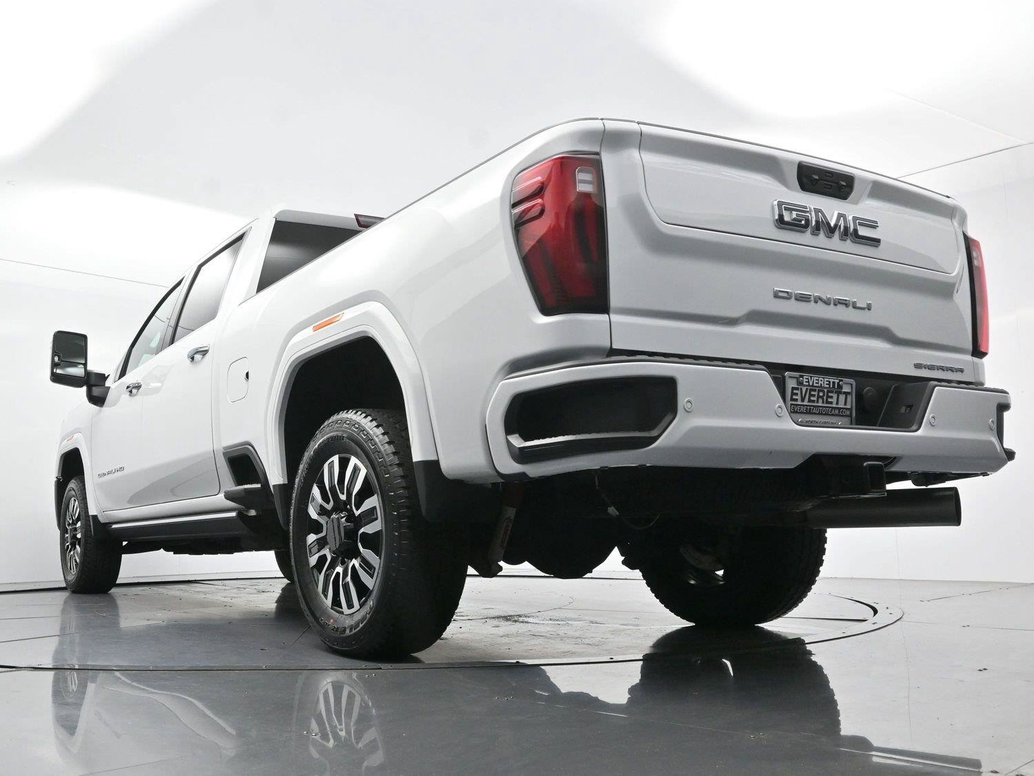 Used 2025 GMC Sierra 2500 Denali Ultimate AWD/4WD image 48