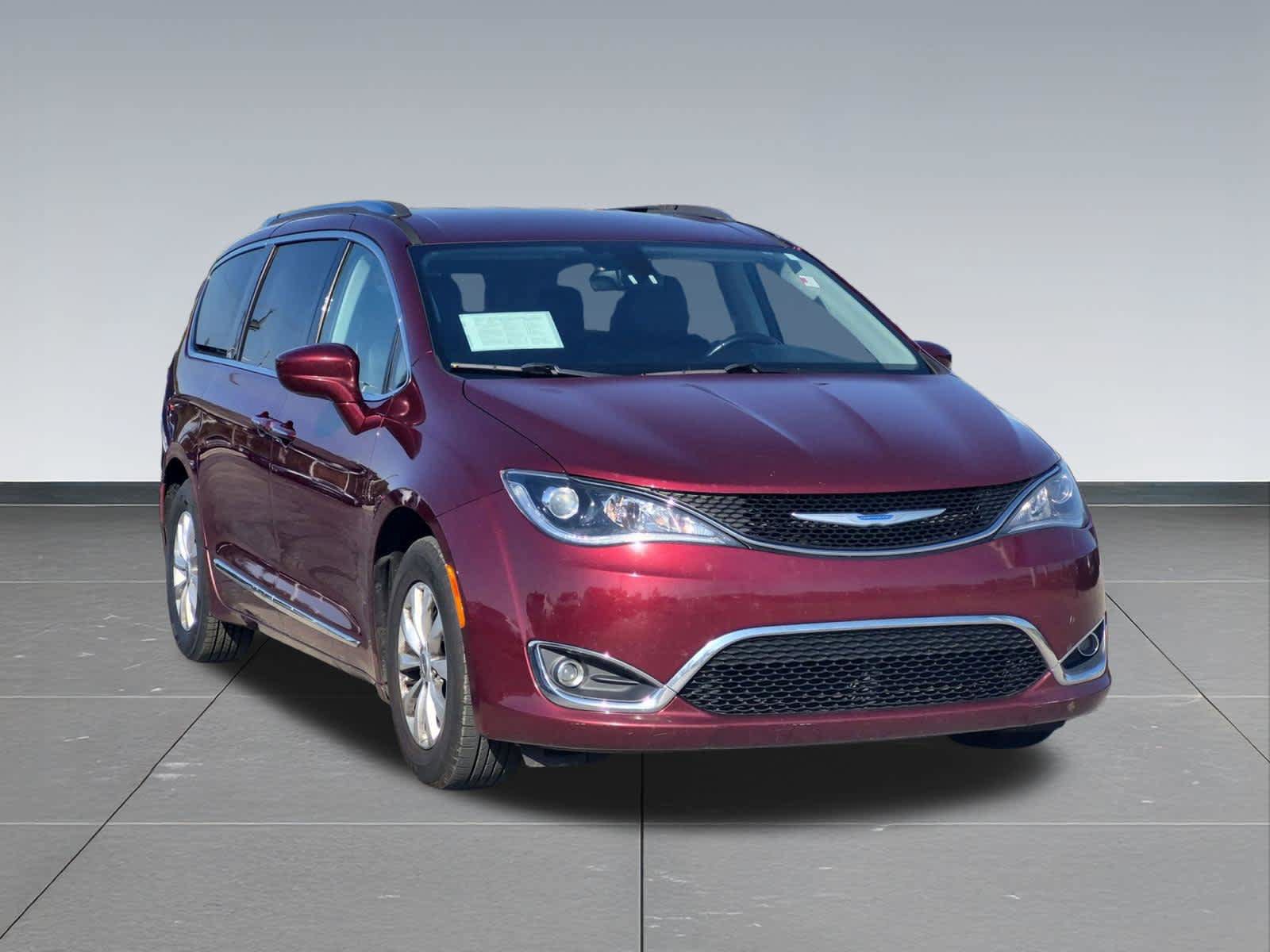 Used 2018 Chrysler Pacifica Touring-L FWD image 8