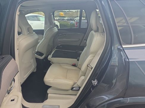 Used 2020 Volvo XC90 T8 Inscription image 9