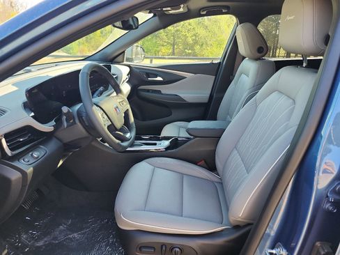 New 2026 Buick Envista Avenir FWD image 14