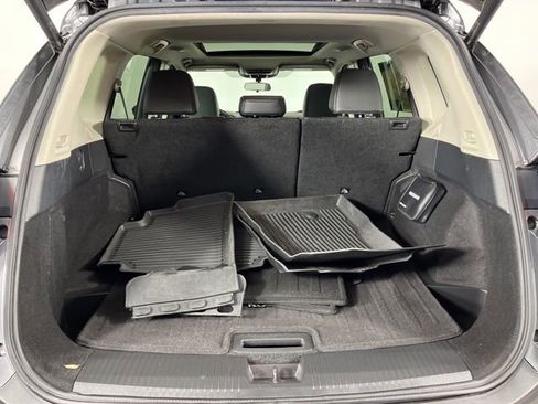 Used 2021 Nissan Rogue SV w/ Premium Package image 49