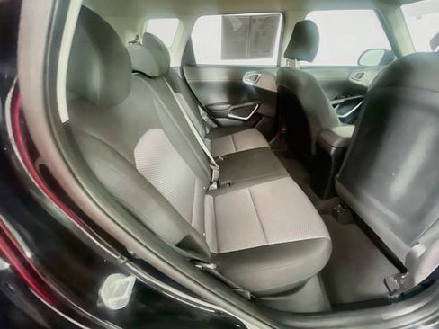 Used 2022 Kia Soul LX FWD image 26
