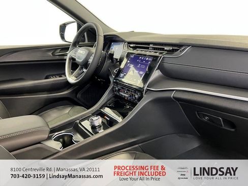 New 2025 Jeep Grand Cherokee Altitude AWD/4WD image 15