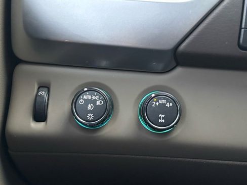 Used 2017 Chevrolet Suburban Premier image 24