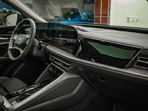 New 2025 Audi Q5 2.0T Premium Plus image 22