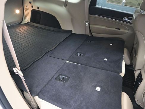 Used 2016 Jeep Grand Cherokee Limited RWD image 26