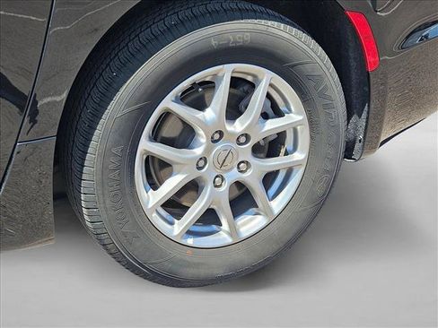 Used 2025 Chrysler Pacifica Select FWD image 17