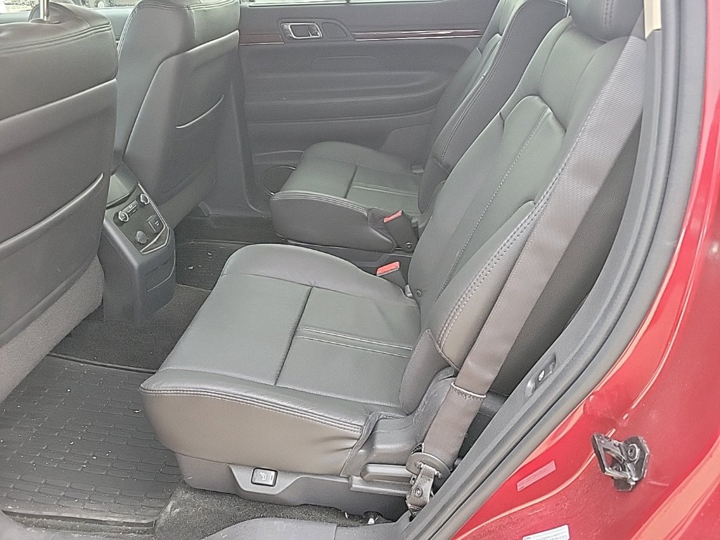 Used 2015 Lincoln MKT AWD w/ Equipment Group 201A image 10