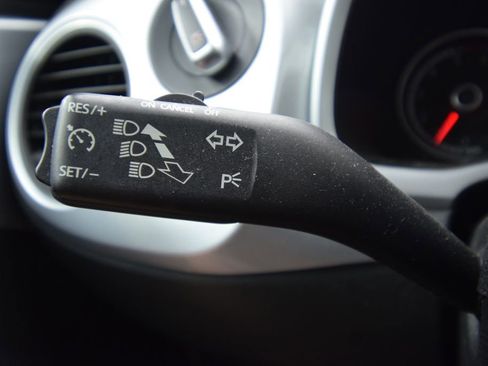 Used 2014 Volkswagen Beetle TDI image 35