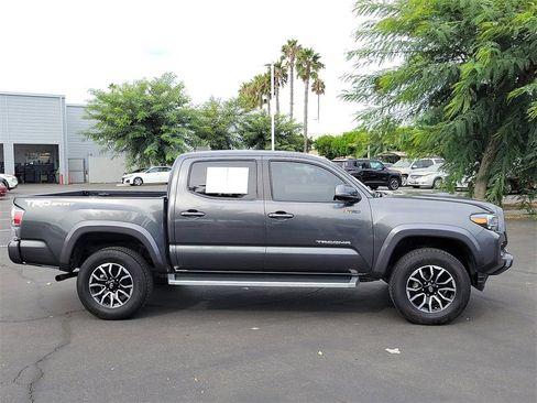 Used 2020 Toyota Tacoma TRD Sport image 32