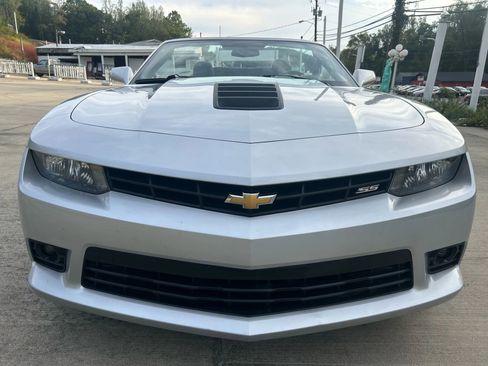 Used 2015 Chevrolet Camaro SS image 2