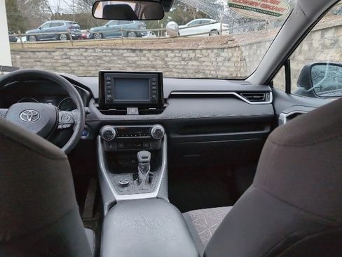 Used 2019 Toyota RAV4 XLE image 21