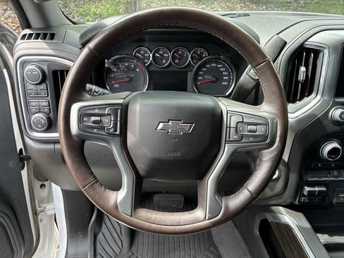 Used 2022 Chevrolet Silverado 1500 LT Trail Boss w/ Convenience Package II AWD/4WD image 10