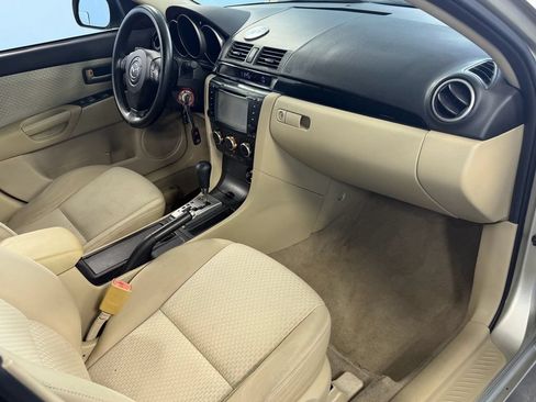 Used 2004 MAZDA MAZDA3 I w/ Pwr & 16" Alloy Wheel Pkg FWD image 14