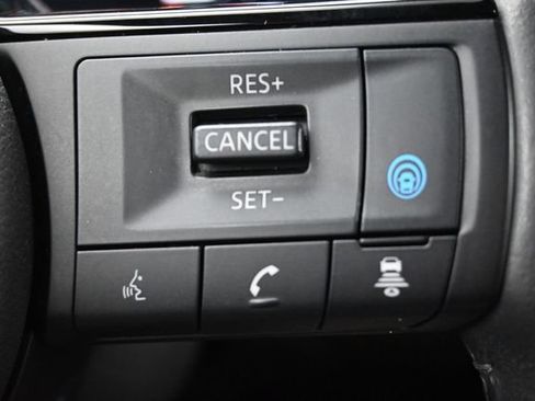 Used 2024 Nissan Rogue Platinum w/ Platinum Premium Package FWD image 19