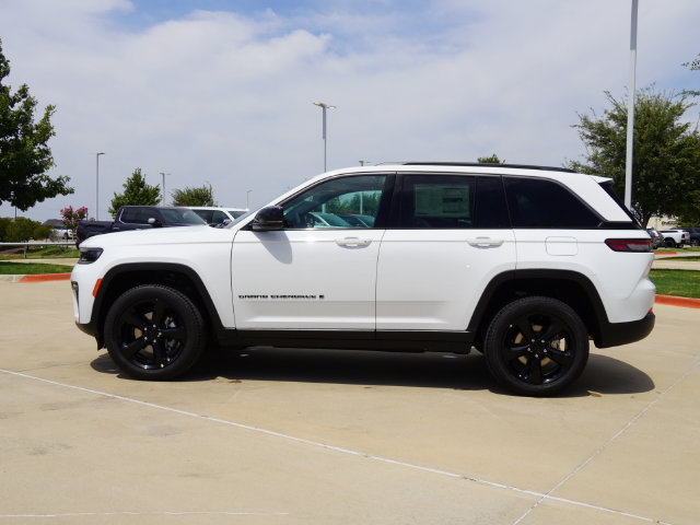 New 2026 Jeep Grand Cherokee Limited w/ Limited Altitude Package AWD/4WD image 3