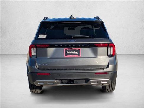 New 2026 Ford Explorer Active w/ Active Comfort Package image 8