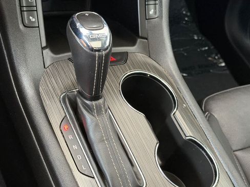 Used 2019 GMC Acadia SLT AWD/4WD image 25